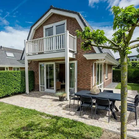 De Gouden Spar Feriepark 3*